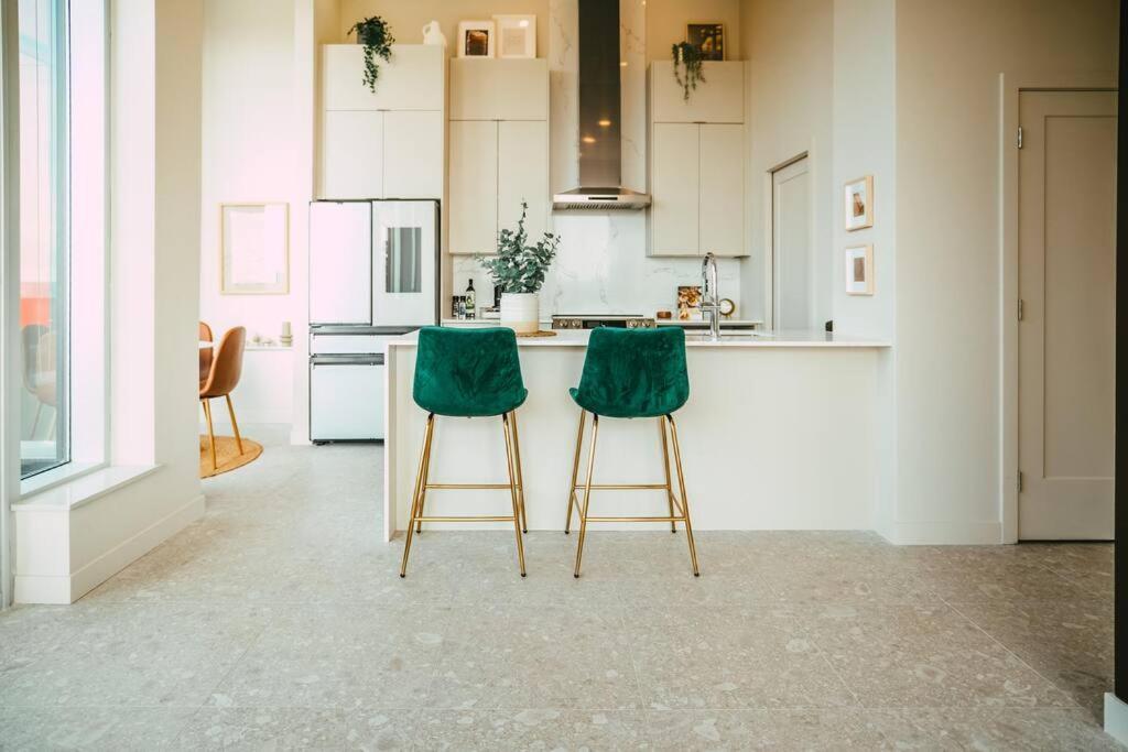 New Luxury 2Br Penthouse Apt In Central ฮาลิแฟกซ์ ภายนอก รูปภาพ