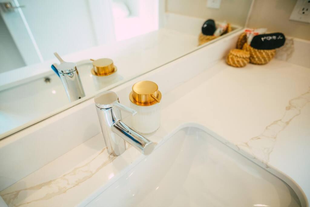 New Luxury 2Br Penthouse Apt In Central ฮาลิแฟกซ์ ภายนอก รูปภาพ