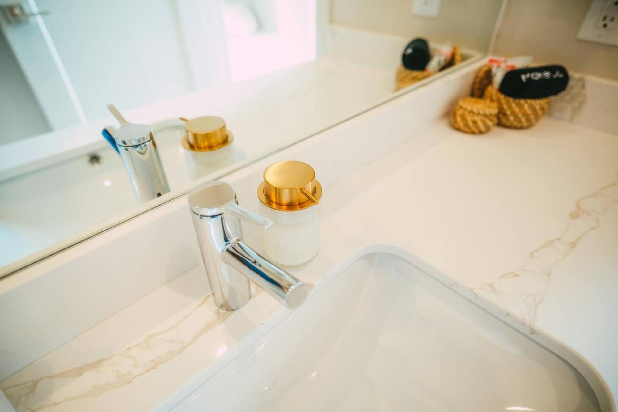 New Luxury 2Br Penthouse Apt In Central ฮาลิแฟกซ์ ภายนอก รูปภาพ
